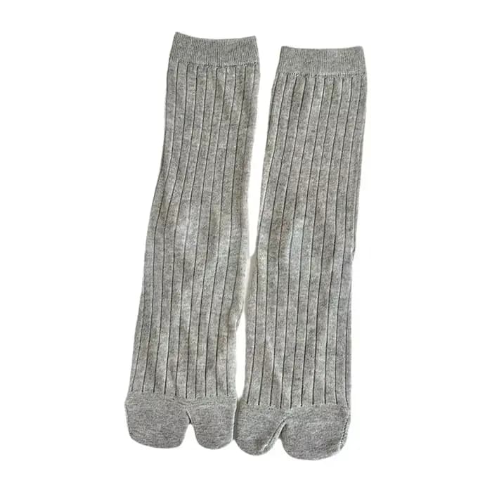 Chaussettes tendance pour femmes, couleur unie, confortables, à bout fendu, en soie rayée, matière d