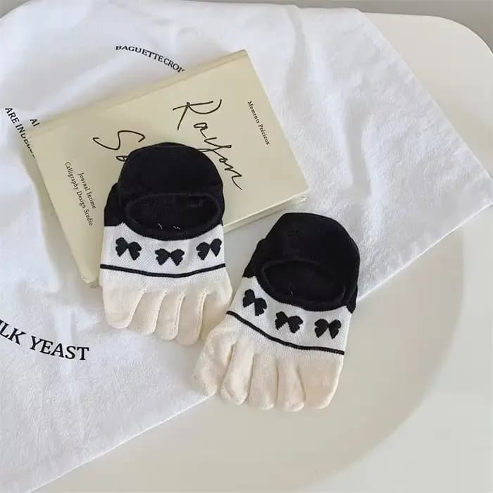 Chaussettes à cinq doigts pour femmes, chaussettes invisibles antidérapantes en Silicone, dessin ani