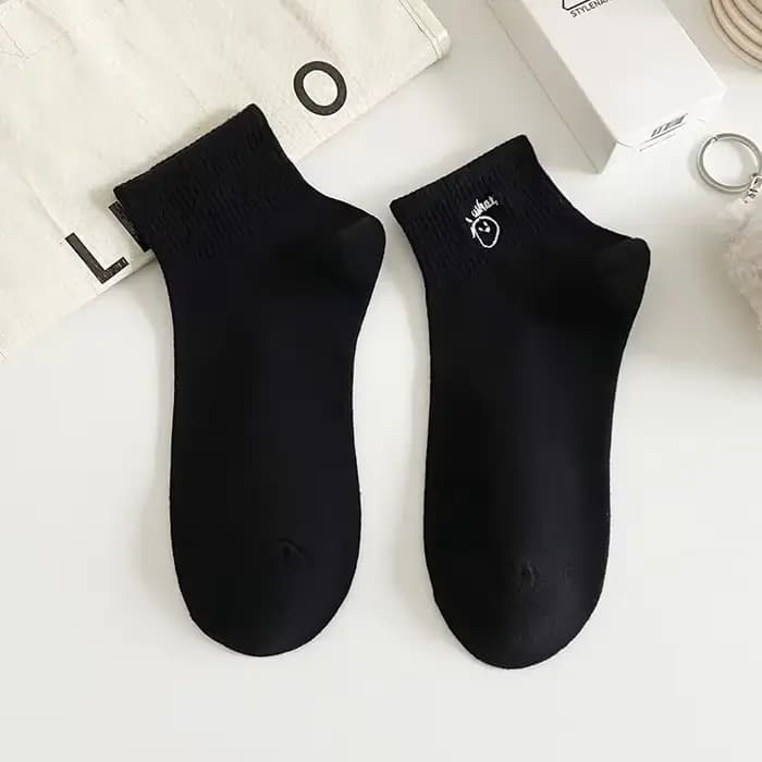 Chaussettes blanches pour femmes, chaussettes en coton respirantes, broderie de lapin de dessin anim