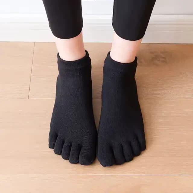 Chaussettes de Pilates antidérapantes pour femmes, chaussettes de Yoga antidérapantes en Silicone à 