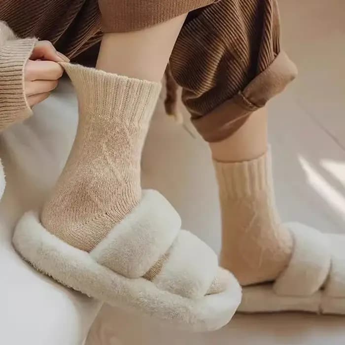 Chaussettes d'hiver en peluche pour femmes