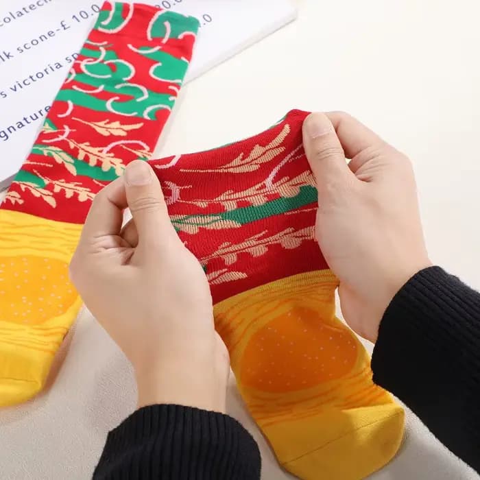 Deux paires de chaussettes colorées à motifs de hamburgers pour hommes et femmes