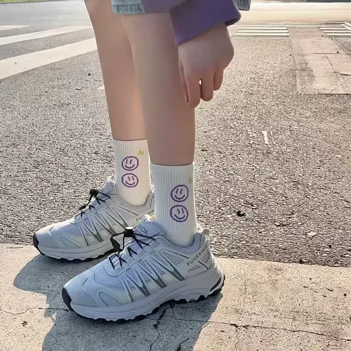 Chaussettes graphiques avec lettres à la mode – Bas athlétiques mi-mollet pour femmes – Designs doux