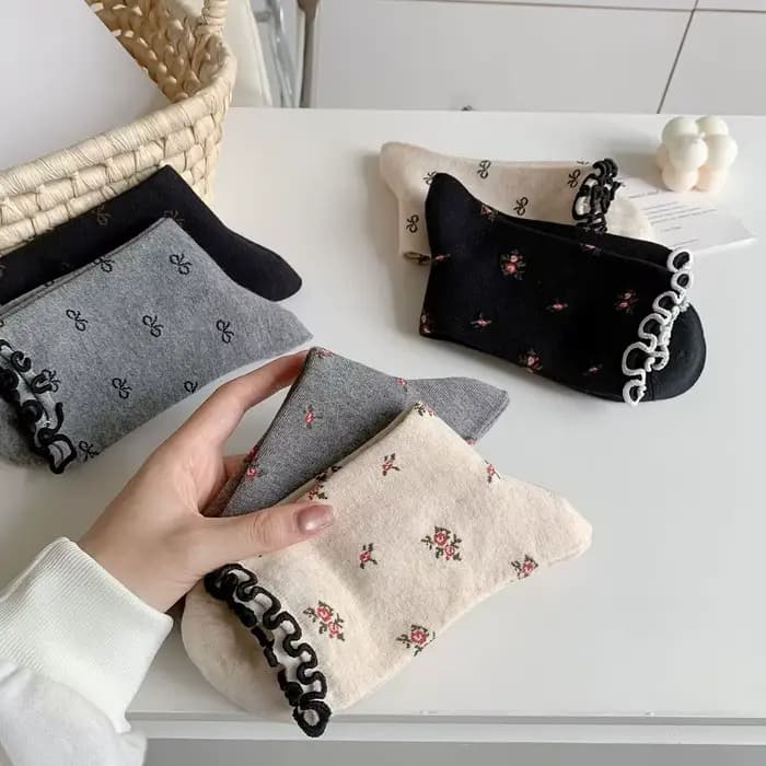 Chaussettes rétro à fleurs pour femmes