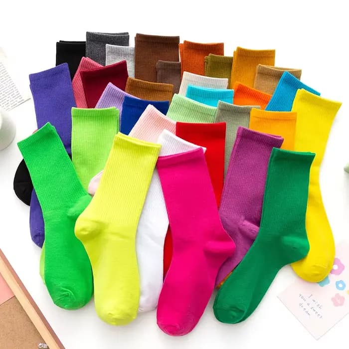 Chaussettes en coton coloré pour femmes
