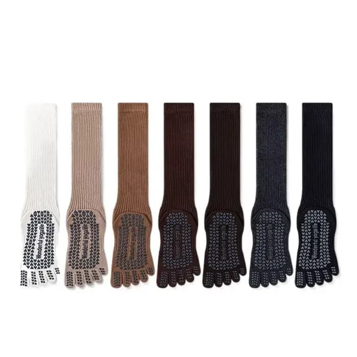 Chaussettes de Sport à cinq doigts pour femmes, chaussettes de Yoga à tube Long, antidérapantes en Silicone, couleur unie, Pilates