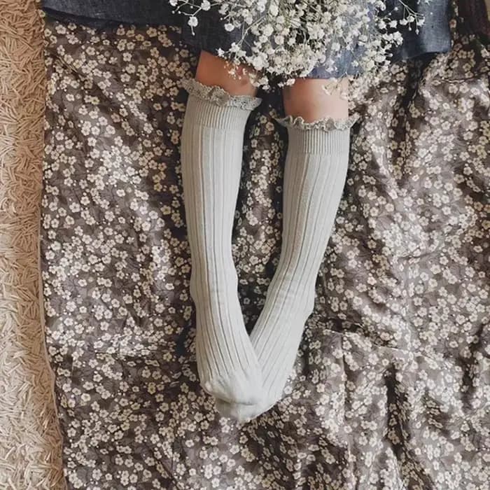 Chaussettes hautes à volants pour enfants