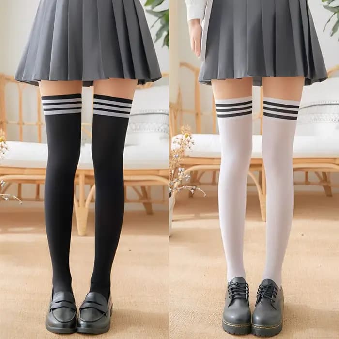 Chaussettes longues sexy noires et blanches pour femmes