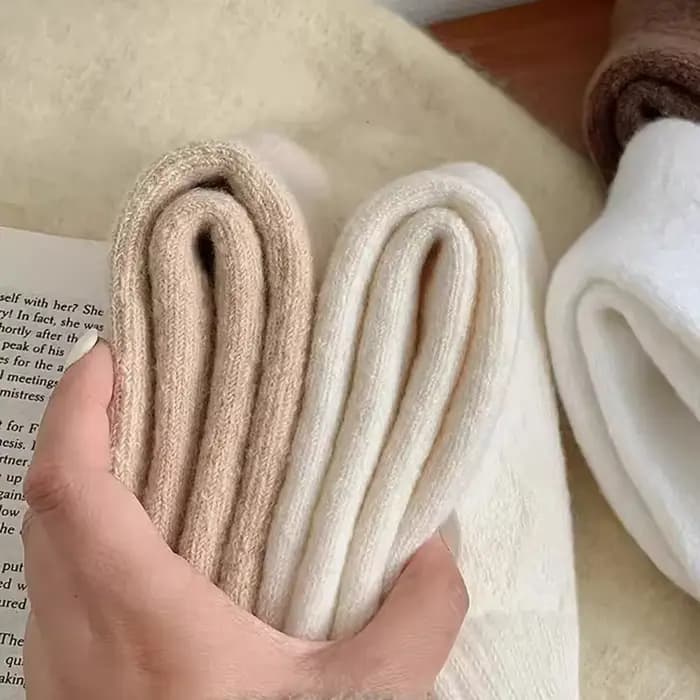 Chaussettes d'hiver en peluche pour femmes