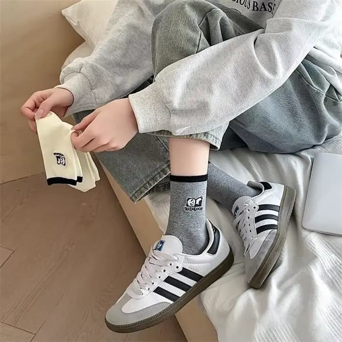 Chaussettes mi-tube respirantes pour femmes