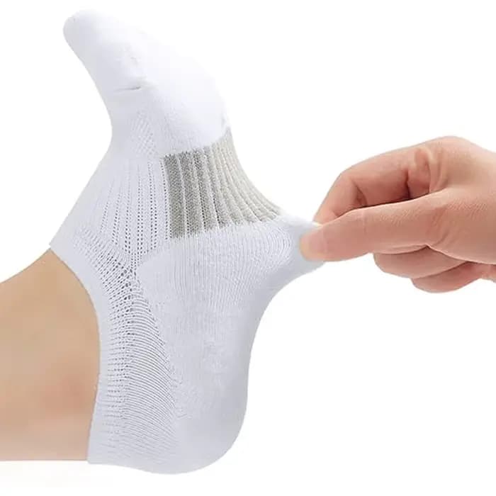 Chaussettes blanches invisibles pour femmes