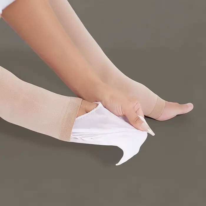 Lot de 2 aides à la pose de chaussettes blanches pures, applicateur de chaussettes de compression, aide facile à utiliser pour les seniors, les personnes handicapées et les femmes enceintes
