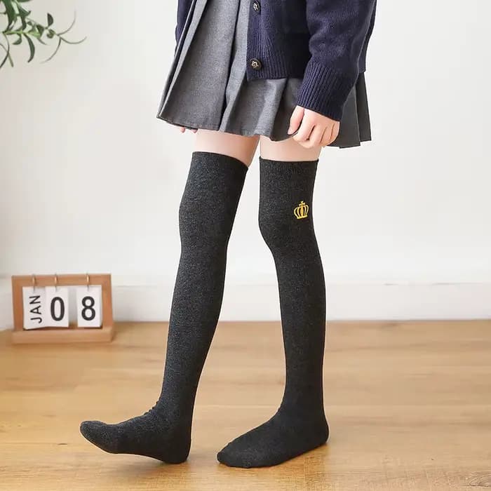 1 paire de chaussettes hautes pour filles