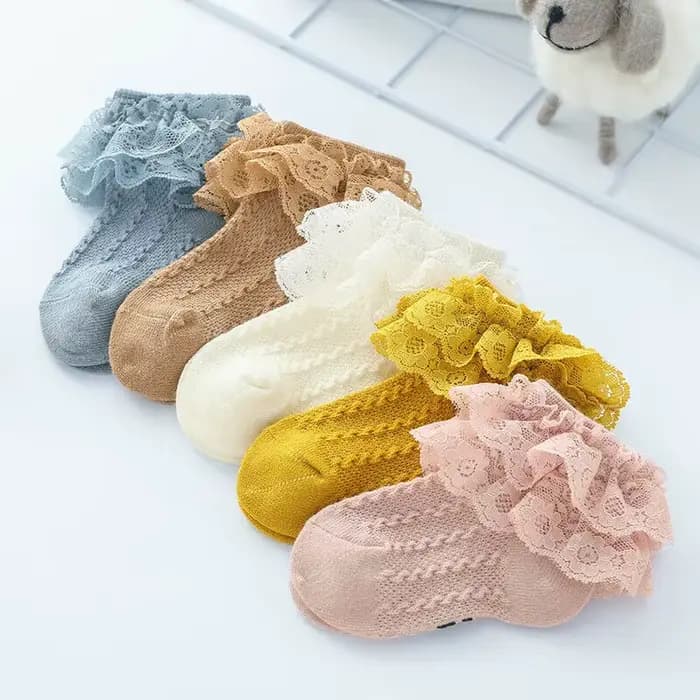 Chaussettes à volants en dentelle pour bébé