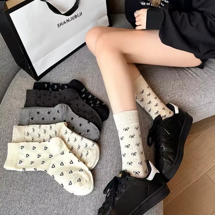 Chaussettes grises en coton pour femmes