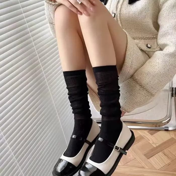 Chaussettes fines mi-longues pour femmes
