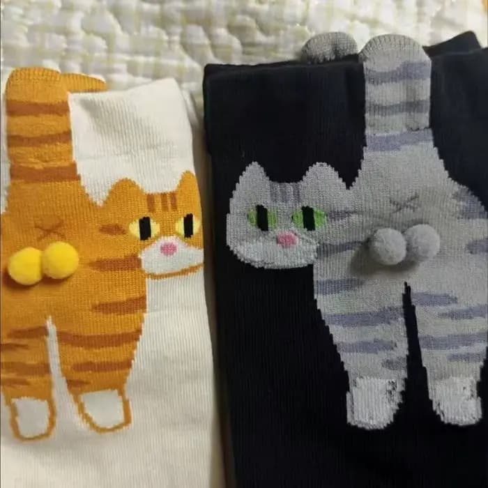 Chaussettes uniques avec boules de chat 3d