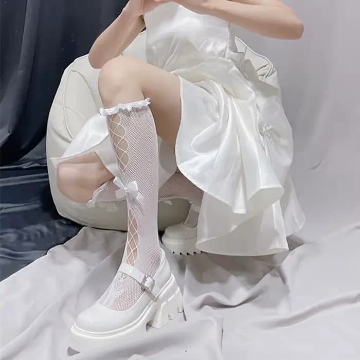 Chaussettes longues blanches pour femmes
