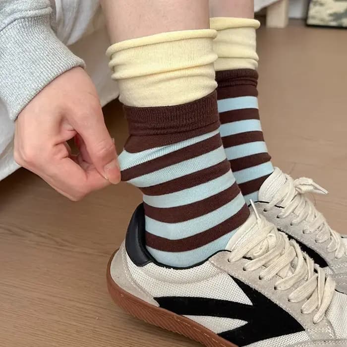 Chaussettes à rayures rétro pour femmes, tube moyen, bas en coton, bas coréens, chaussettes japonaises, printemps et automne