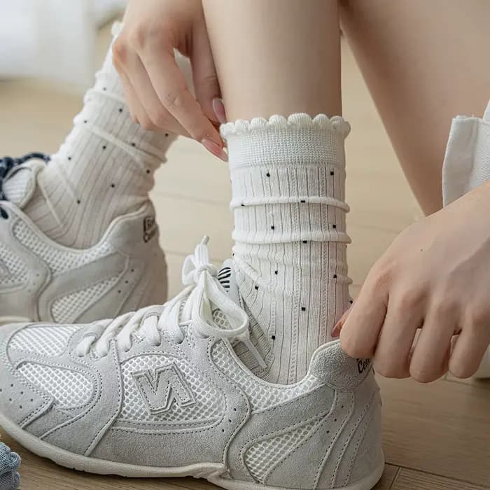 Chaussettes d'été fines à pois pour femmes