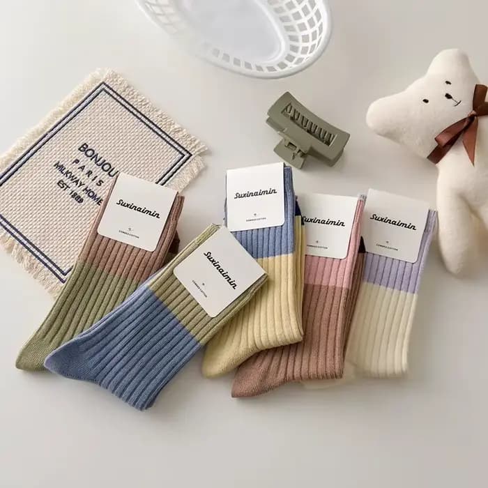 Chaussettes en coton à rayures multicolores pour femmes