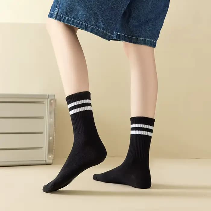 Chaussettes hautes mi-tube pour femmes