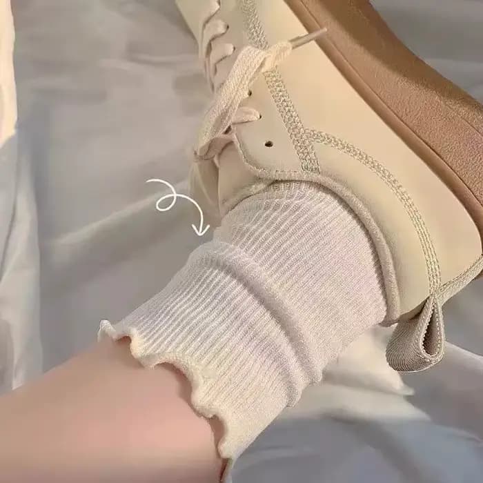 Chaussettes mi-mollet à volants pour femmes