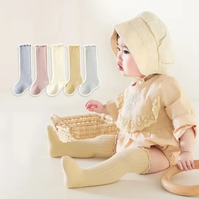 Chaussettes hautes à volants pour enfants