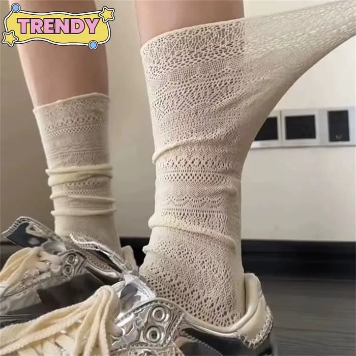 Chaussettes à poils blancs ajourés en maille douce