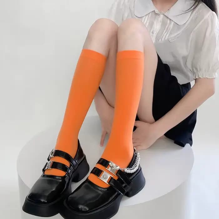 Chaussettes hautes pour femmes