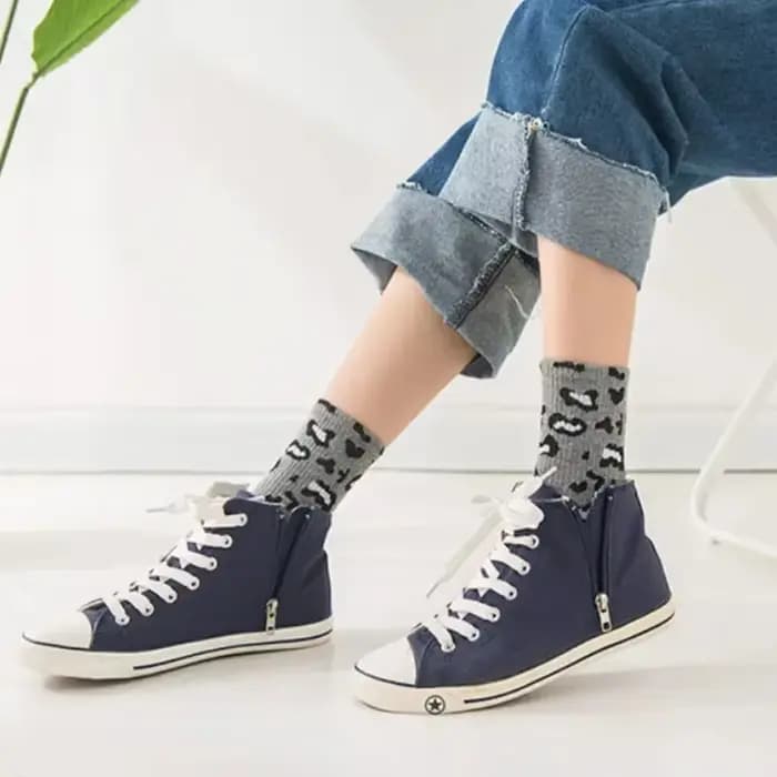 Nouvelle mode femmes imprimé léopard chaussettes printemps automne haute rue populaire