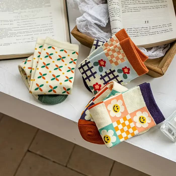 Chaussettes en coton à carreaux pour femmes