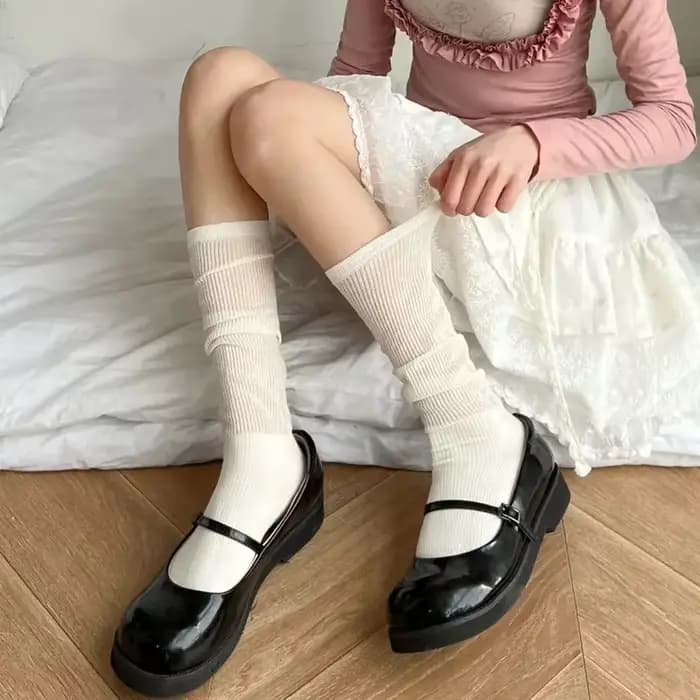 Chaussettes fines mi-longues pour femmes