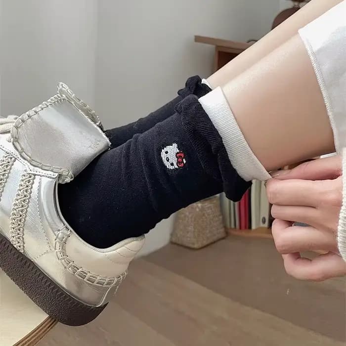 Chaussettes à volants Hello Kitty, chaussettes en coton pour filles, chaussettes courtes Kawaii avec broderie de nœud
