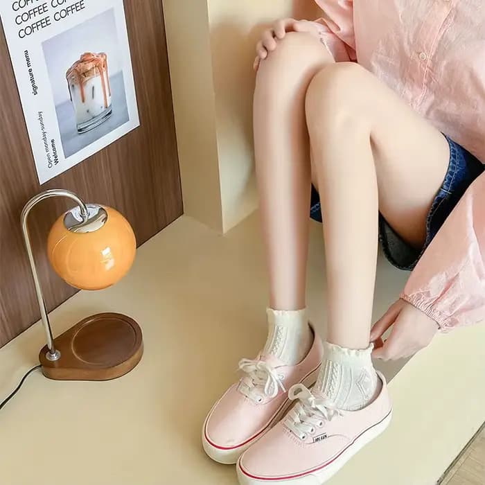 Chaussettes courtes en coton pour femmes, couleur blanc rose, Style mignon et doux, vêtements Kawaii, accessoires Mafalda, chaussettes à volants pour filles, cadeau de printemps et d'été