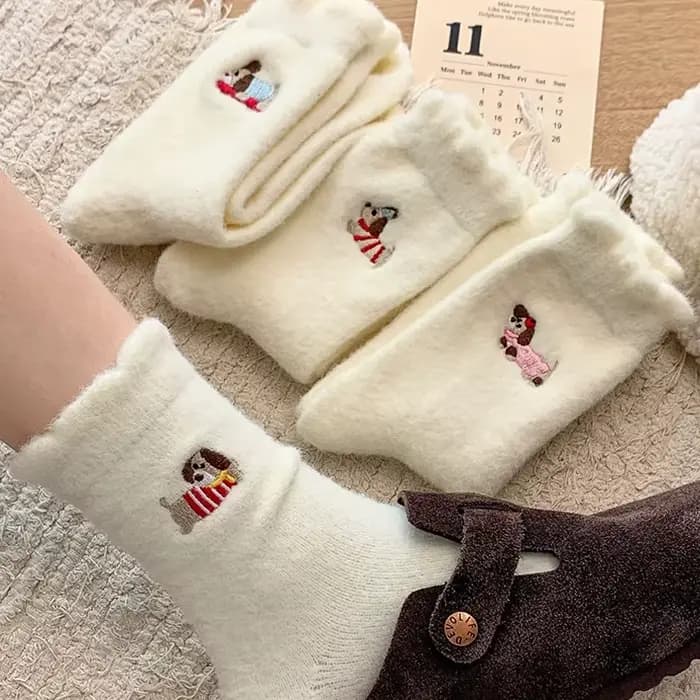 Chaussettes en peluche pour chien teckel