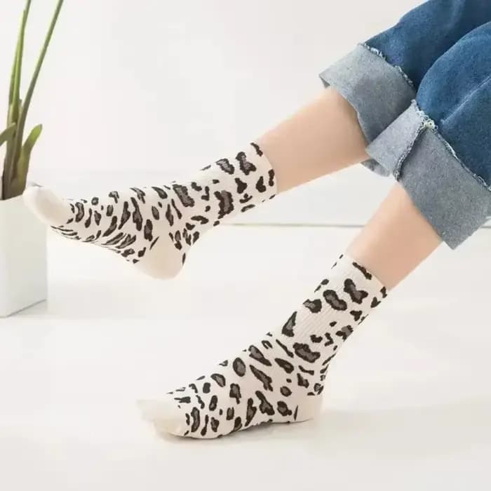 Nouvelle mode femmes imprimé léopard chaussettes printemps automne haute rue populaire