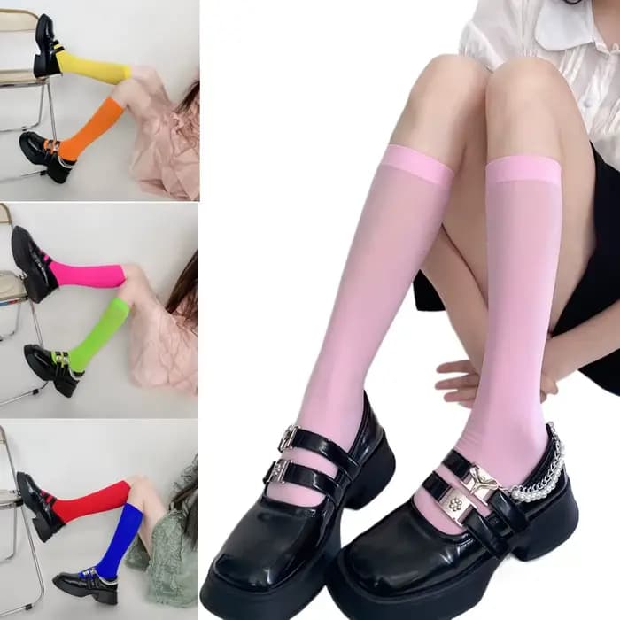 Chaussettes hautes pour femmes
