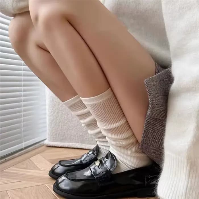 Chaussettes fines mi-longues pour femmes
