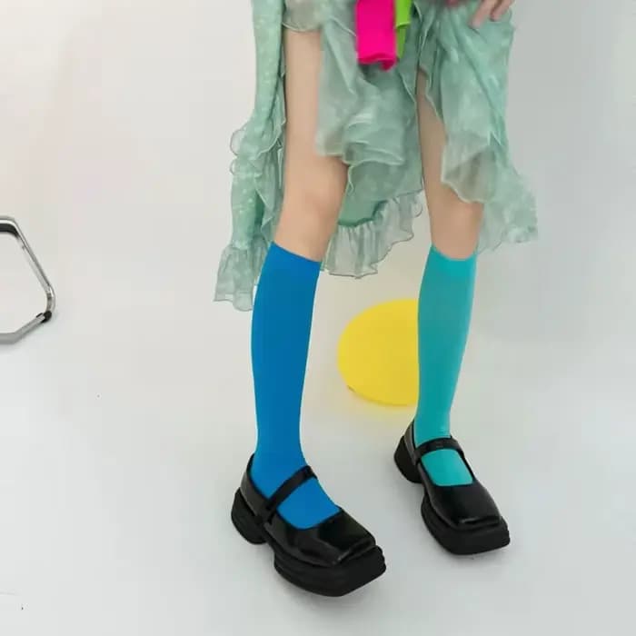 X6HE – chaussettes hautes colorées pour femmes