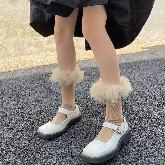 Chaussettes en fourrure rose pour femmes