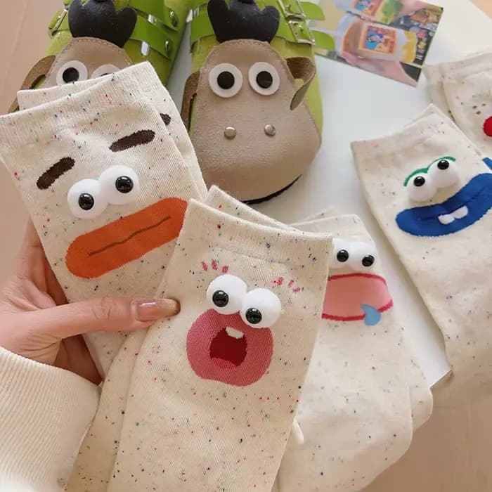 Chaussettes de dessin animé drôle pour femmes