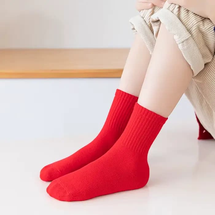 Chaussettes rouges en coton pour enfants