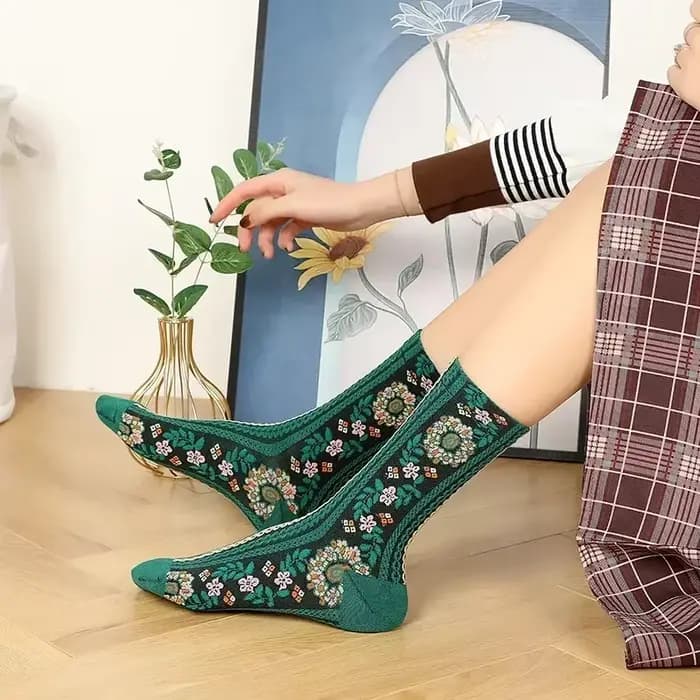 Petites chaussettes florales pour femmes