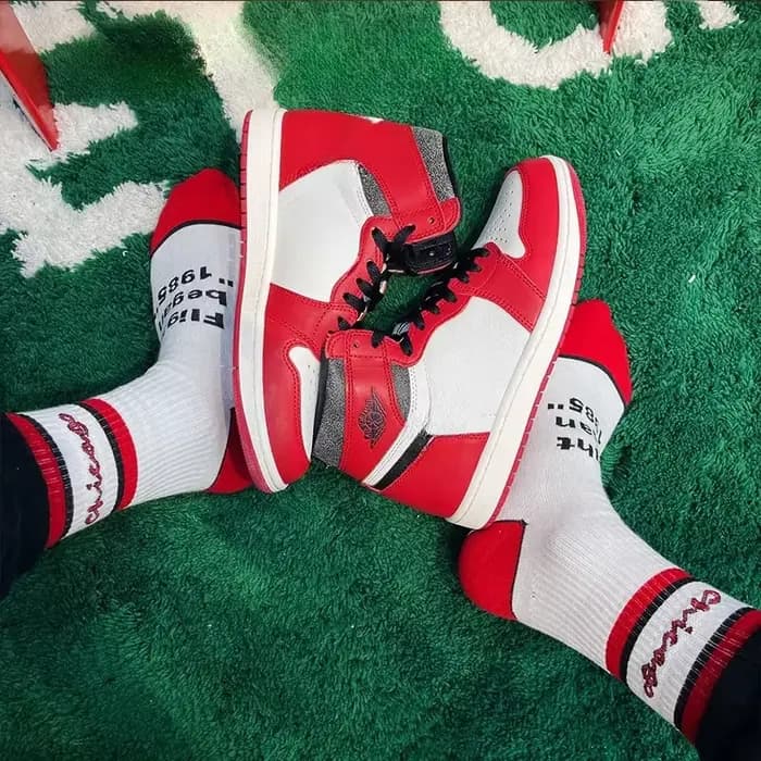 Chaussettes de skateboard de rue pour hommes en noir et rouge