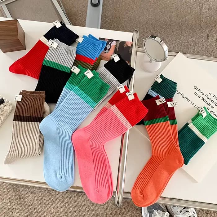 Chaussettes de couleur contrastée