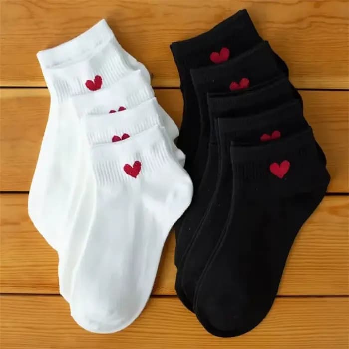 5 paires de chaussettes noires et blanches pour femmes, chaussettes bateau en coton à Tube bas, mignonnes «amour cœur», collège JK pour filles, printemps été
