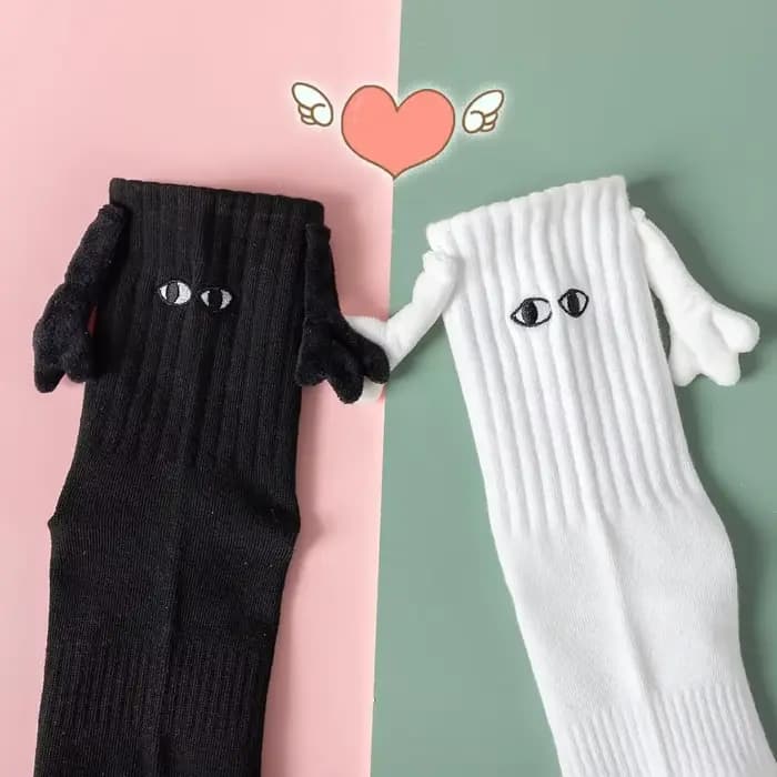 Chaussettes magnétiques pour Couple, chaussettes créatives à grands yeux, bas de dessin animé pour Couples avec main, chaussettes longues de Style Ins, accessoires pour vêtements