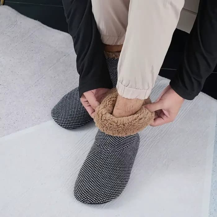 Chaussettes thermiques épaisses et mignonnes, pantoufles de couchage antidérapantes à rayures, bonneterie en fourrure, chaussettes chaudes d'hiver pour la maison