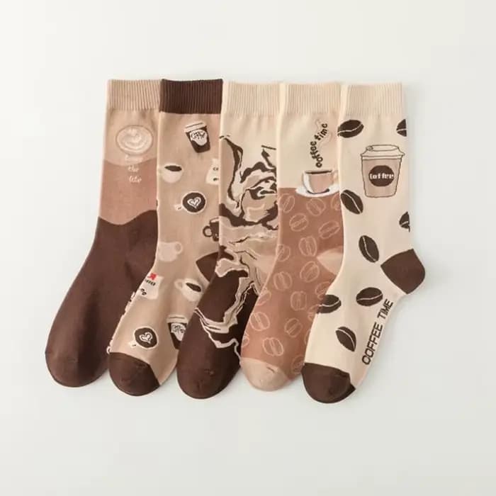 Bonne qualité Best-seller nouveauté chaussettes femmes printemps automne mode classique dessin animé lettre café créatif bas décontractés